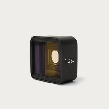 Moment 1.33x Anamorphic Mobile Lens - Gold Flare | T-Series