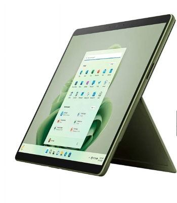 16/256GB Surface Pro 9 with Intel Core i7: save $431!