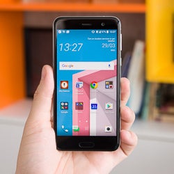 HTC U Play Review