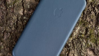Apple iPhone 8 Official Leather Case Review