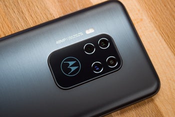 Motorola One Zoom Review: zooming past midrange territory