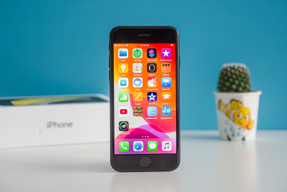 Apple iPhone SE (2020) Review - PhoneArena