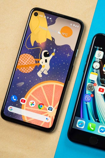 Google Pixel 4a vs Apple iPhone SE (2020)