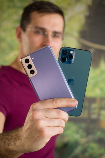Samsung Galaxy S21 vs Apple iPhone 12 Pro