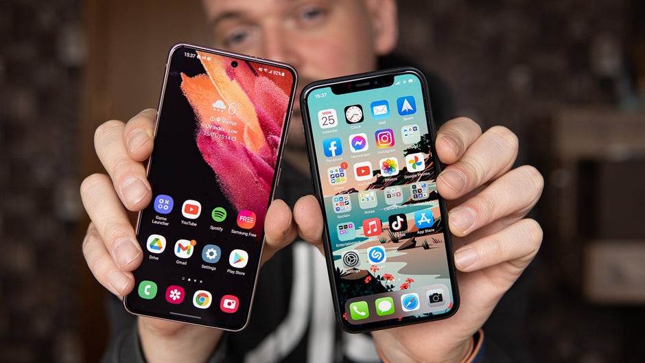 Samsung Galaxy S21 vs Apple iPhone 11 Pro PhoneArena