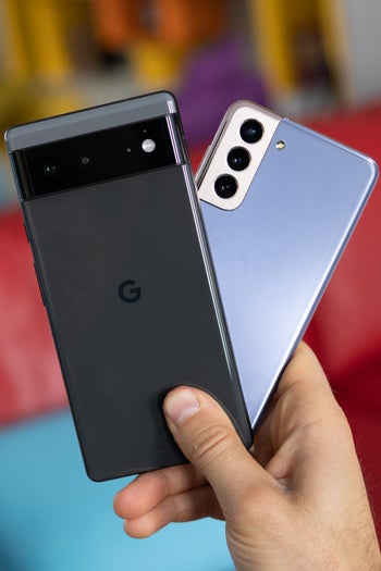 Google Pixel 6 vs Samsung Galaxy S21