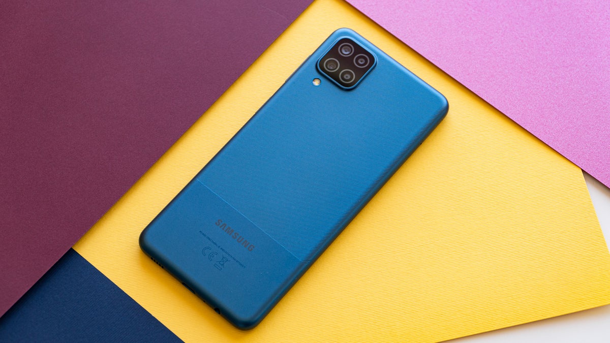 Đánh giá Samsung Galaxy A12 đã sẵn sàng để bạn khám phá. Với nhiều tính năng hay và giá hợp lý, chiếc điện thoại này sẽ khiến bạn hài lòng tuyệt đối. Hãy xem hình ảnh đầy ấn tượng của Galaxy A12 để có trải nghiệm tuyệt vời hơn.