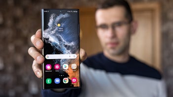 Samsung Galaxy S22 Ultra review: Muốn biết thêm về điện thoại Samsung Galaxy S22 Ultra trước khi mua? Xem hình ảnh liên quan và đọc các bài đánh giá để có được cái nhìn tổng quan về cấu hình, tính năng và hiệu suất của thiết bị này. Hãy sẵn sàng trải nghiệm một sản phẩm tuyệt vời từ Samsung!