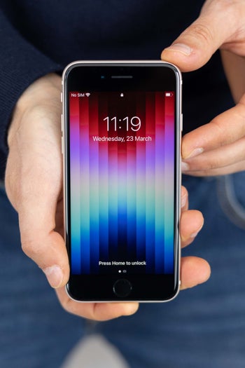 iPhone SE 3 Review: d&eacute;j&agrave; vu