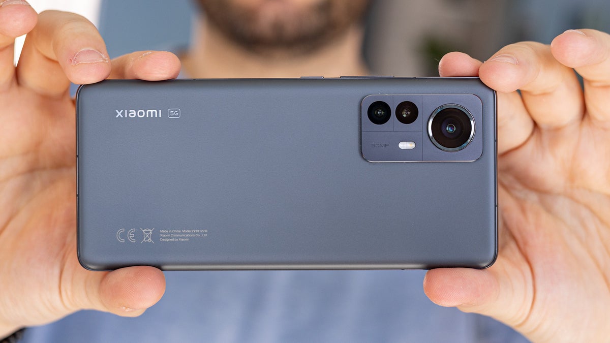 Xiaomi 12S Ultra teardown video highlights the scale of the Sony