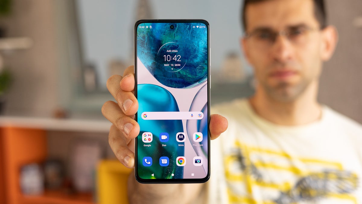 Moto G Play (2024) Gets a HighRefresh Rate Display and a Better Camera