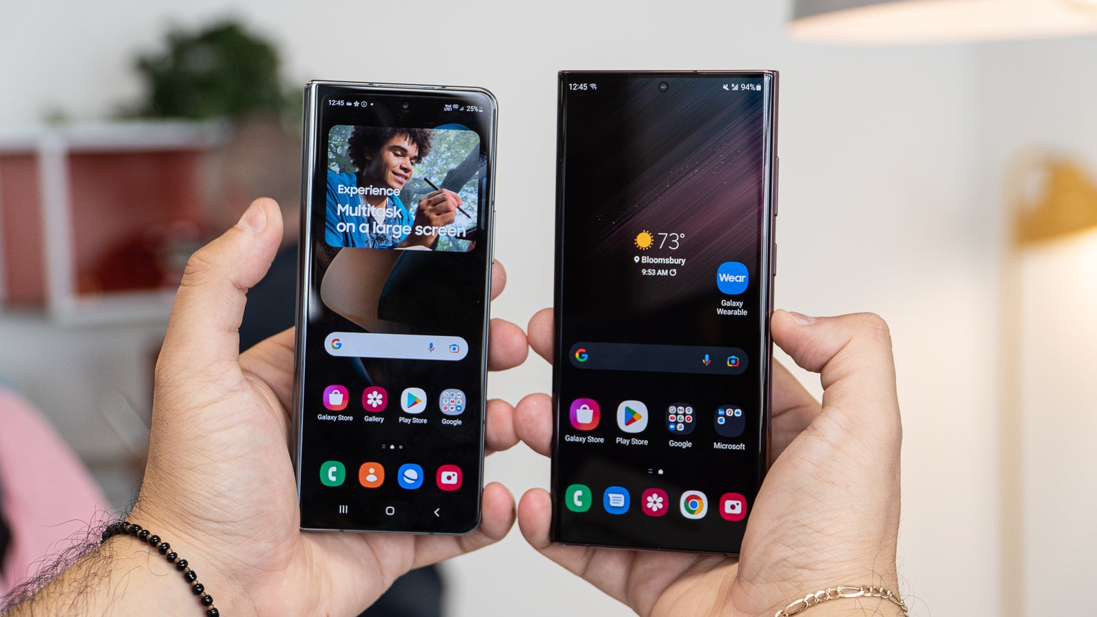 Samsung Galaxy Z Fold 4 vs Galaxy S22 Ultra: comparison