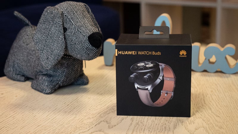 Huawei Watch Buds review: "The name's Bond, James Bond!"