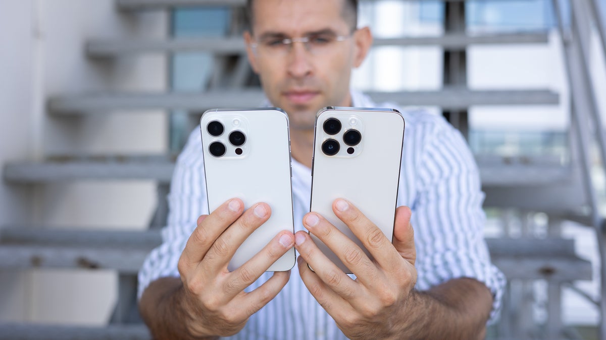 apple watch two iphones