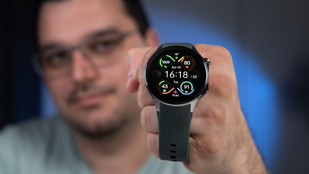 OnePlus Watch 2 review: Battery champ with two brains and some issues