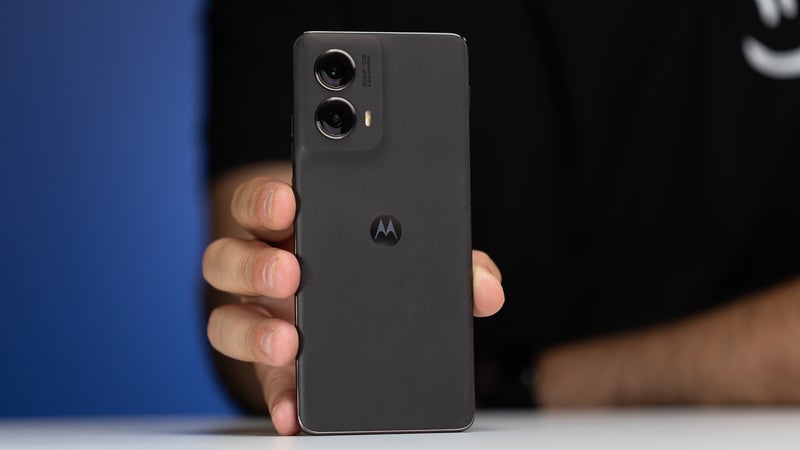 Motorola Edge (2024) Review: A safe and boring update to Motorola's mid-range phone