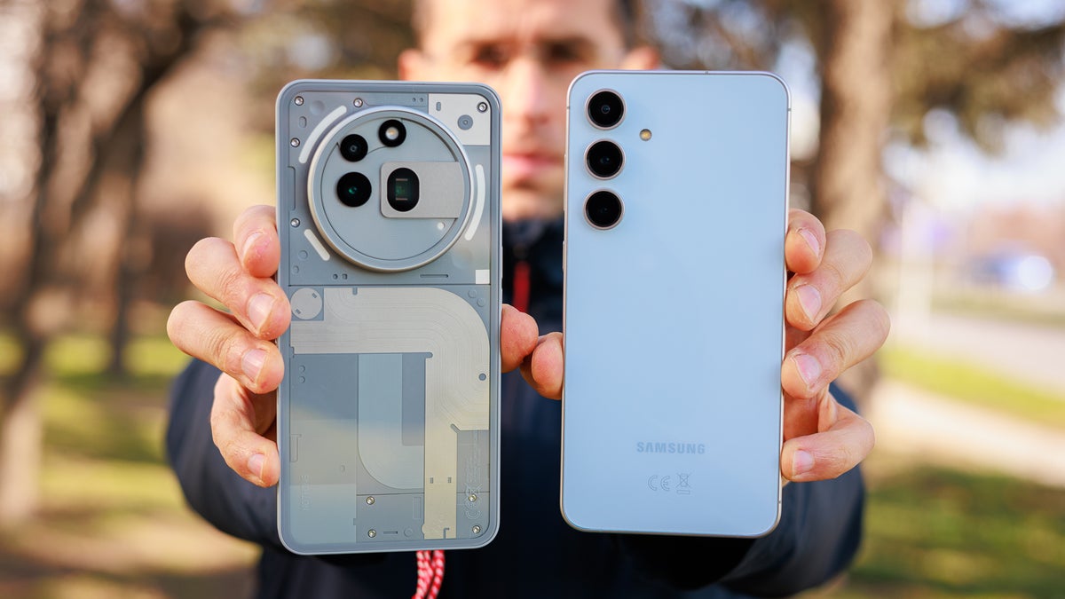 Nothing Phone (3a) Pro next to Samsung Galaxy S24 FE: