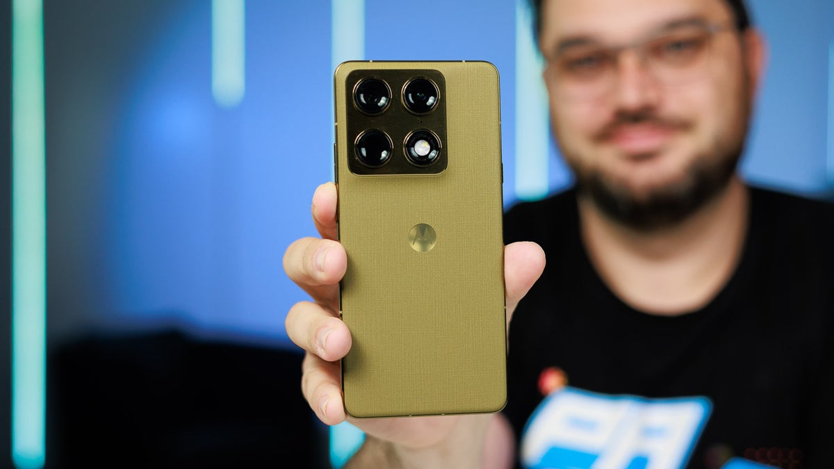 phonearena.com - Peter Kostadinov - Motorola Signature review: Forget the Galaxy S26 Plus and the Pixel 10 Pro