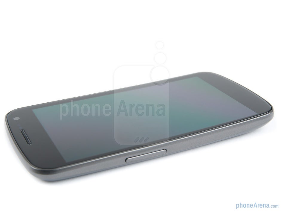 The screen has a very slight curve - Samsung Galaxy Nexus Preview