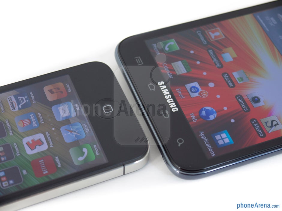 Buttons below the displays - The Samsung Galaxy Note LTE (right) and the Apple iPhone 4S (left) - Samsung Galaxy Note LTE vs Apple iPhone 4S