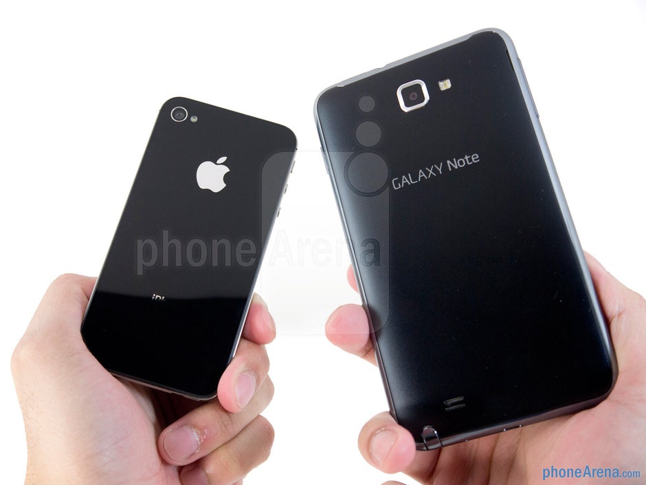 The Samsung Galaxy Note LTE (right) and the Apple iPhone 4S (left) - Samsung Galaxy Note LTE vs Apple iPhone 4S