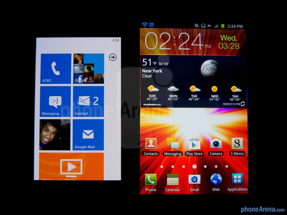 Ángulos de visión del Nokia Lumia 900 (izquierda) y el Samsung Galaxy Note LTE (derecha) - Nokia Lumia 900 vs Samsung Galaxy Note LTE