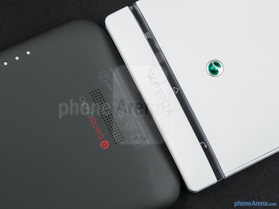 HTC One X (a sinistra) e Sony Xperia S (a destra) - HTC One X vs Sony Xperia S