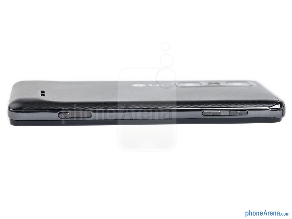 Izquierda - Los laterales del LG Optimus 3D MAX - Reseña del LG Optimus 3D MAX