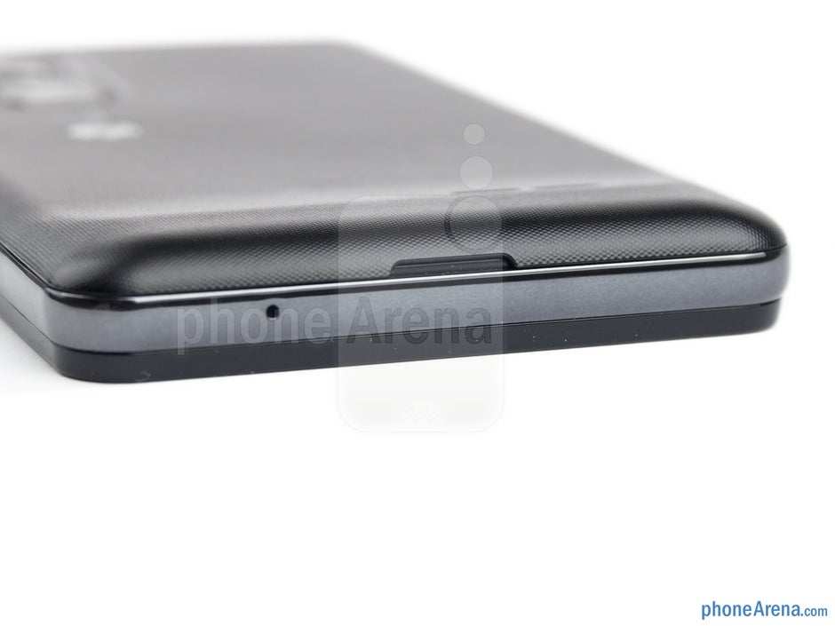 Borde inferior - Los lados del LG Optimus 3D MAX - Reseña del LG Optimus 3D MAX