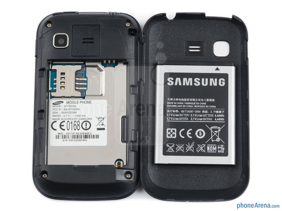 Battery compartment - Samsung Galaxy Pocket Review
