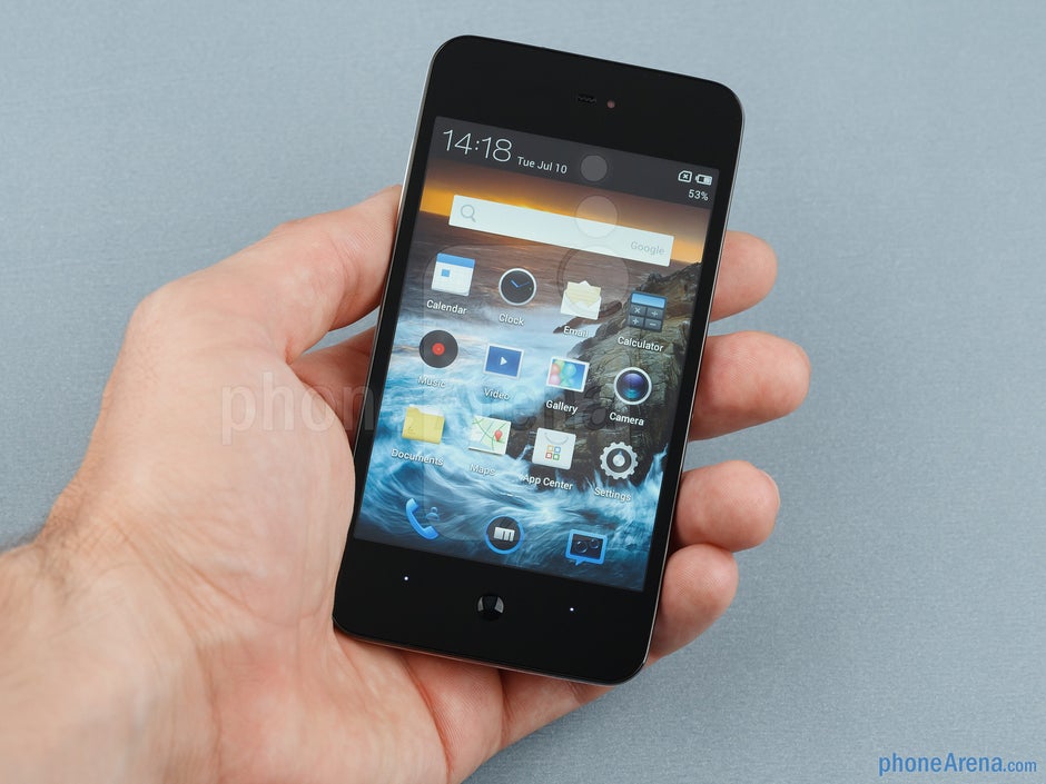 The Meizu MX resembles a somewhat bigger iPhone - Meizu MX Review