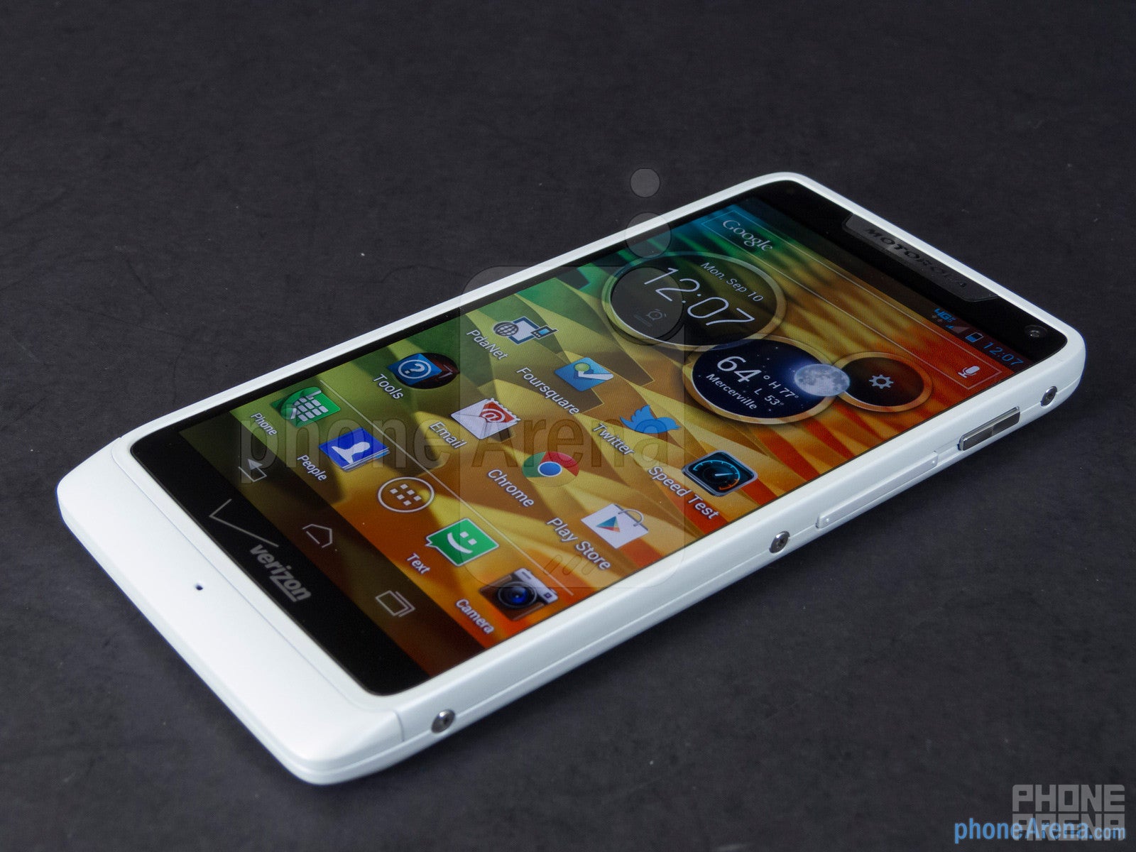 Motorola DROID RAZR M Review