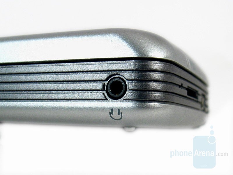 2.5 mm stereo jack - Eten Glofiish M700 Review