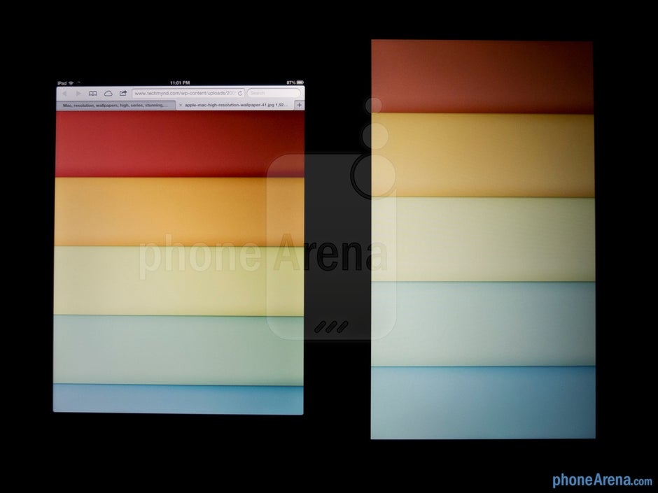FarbproduktionDas Apple iPad 4 (links) und das Microsoft Surface RT (rechts) - Apple iPad 4 vs Microsoft Surface RT