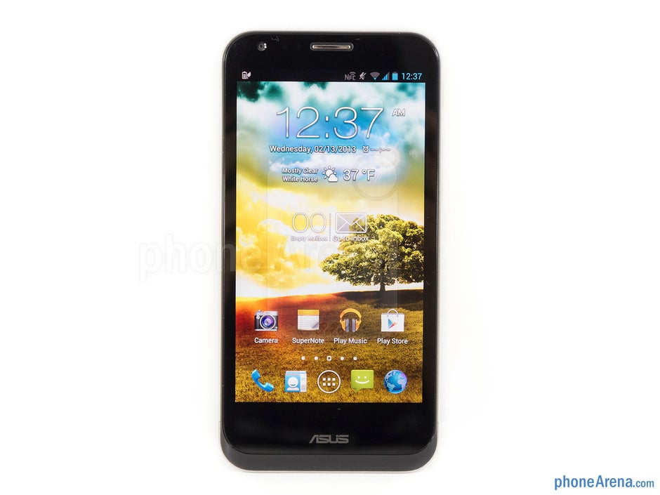 L'Asus Padfone 2 non si discosta molto in termini di design rispetto al suo predecessore - Recensione Asus Padfone 2
