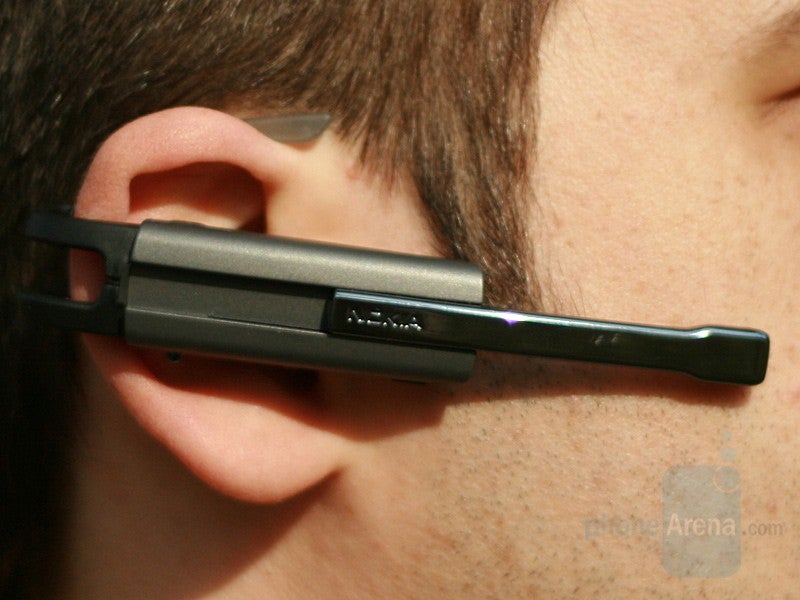 The Microphone - Nokia BH-900 Bluetooth Headset Review