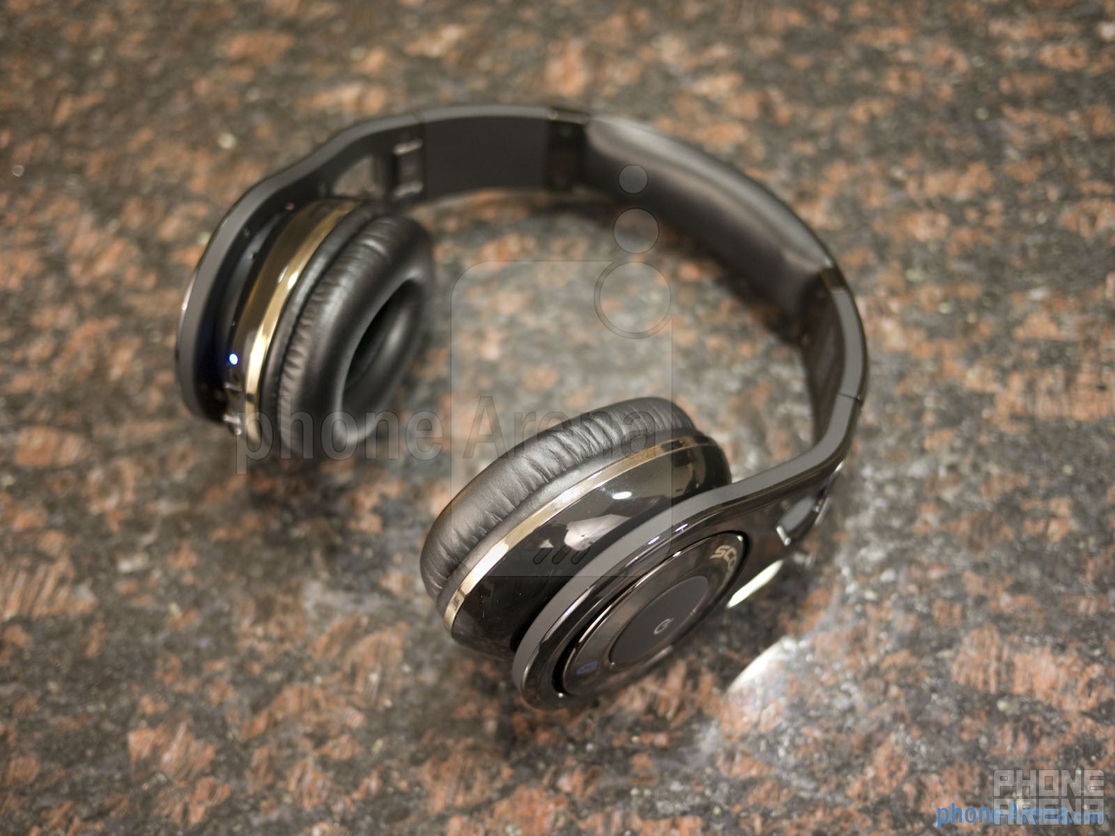 Scosche RS1060 Bluetooth Stereo Headphones Review