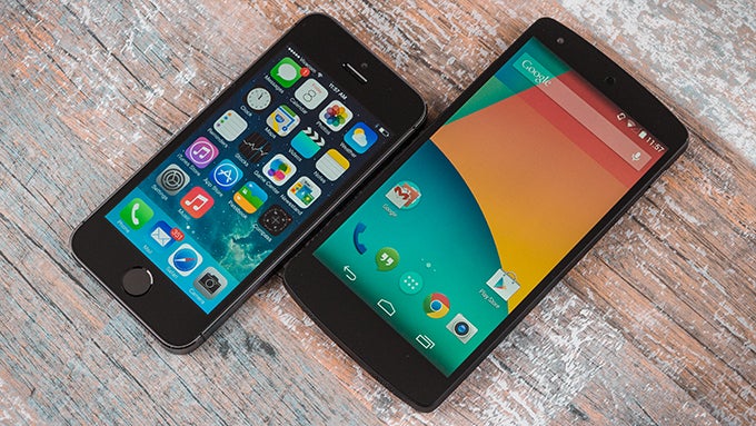 Google Nexus 5 vs Apple iPhone 5s