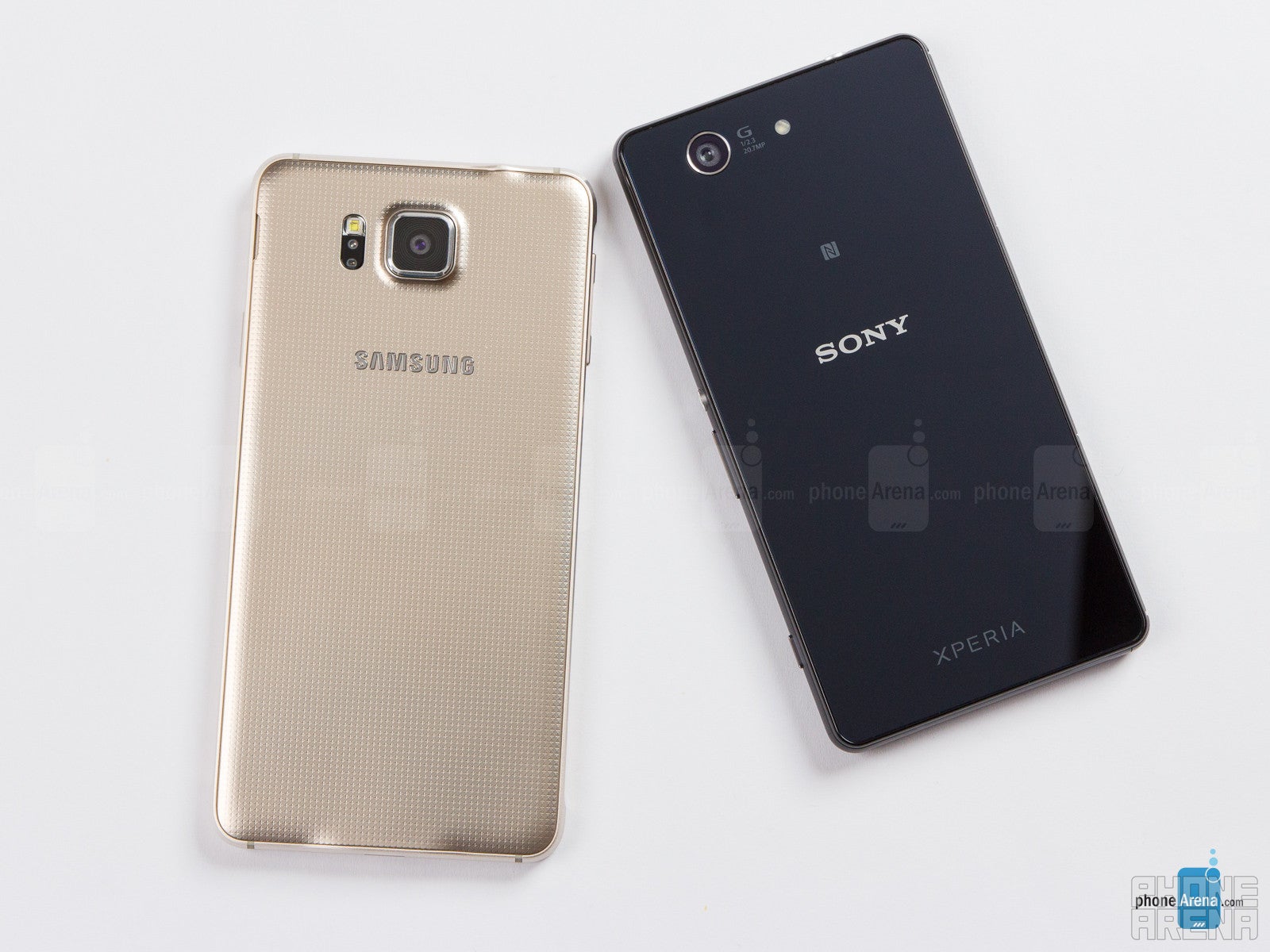 Samsung Galaxy Alpha vs Sony Xperia Z3 Compact