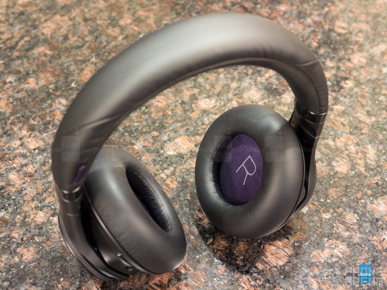 Plantronics BackBeat Pro Review