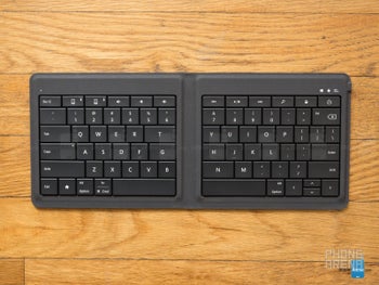 PC周辺機器 Microsoft - [Microsoft] Universal Foldable Keyboard Amazon.com: Microsoft Wireless Universal Foldable Keyboard