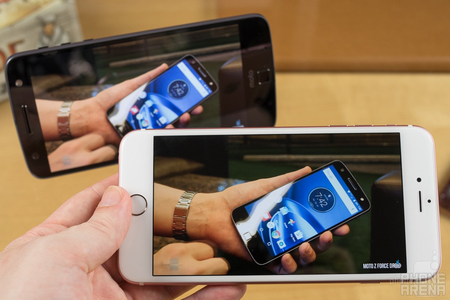 Moto Z Force Droid vs Apple iPhone 6s Plus