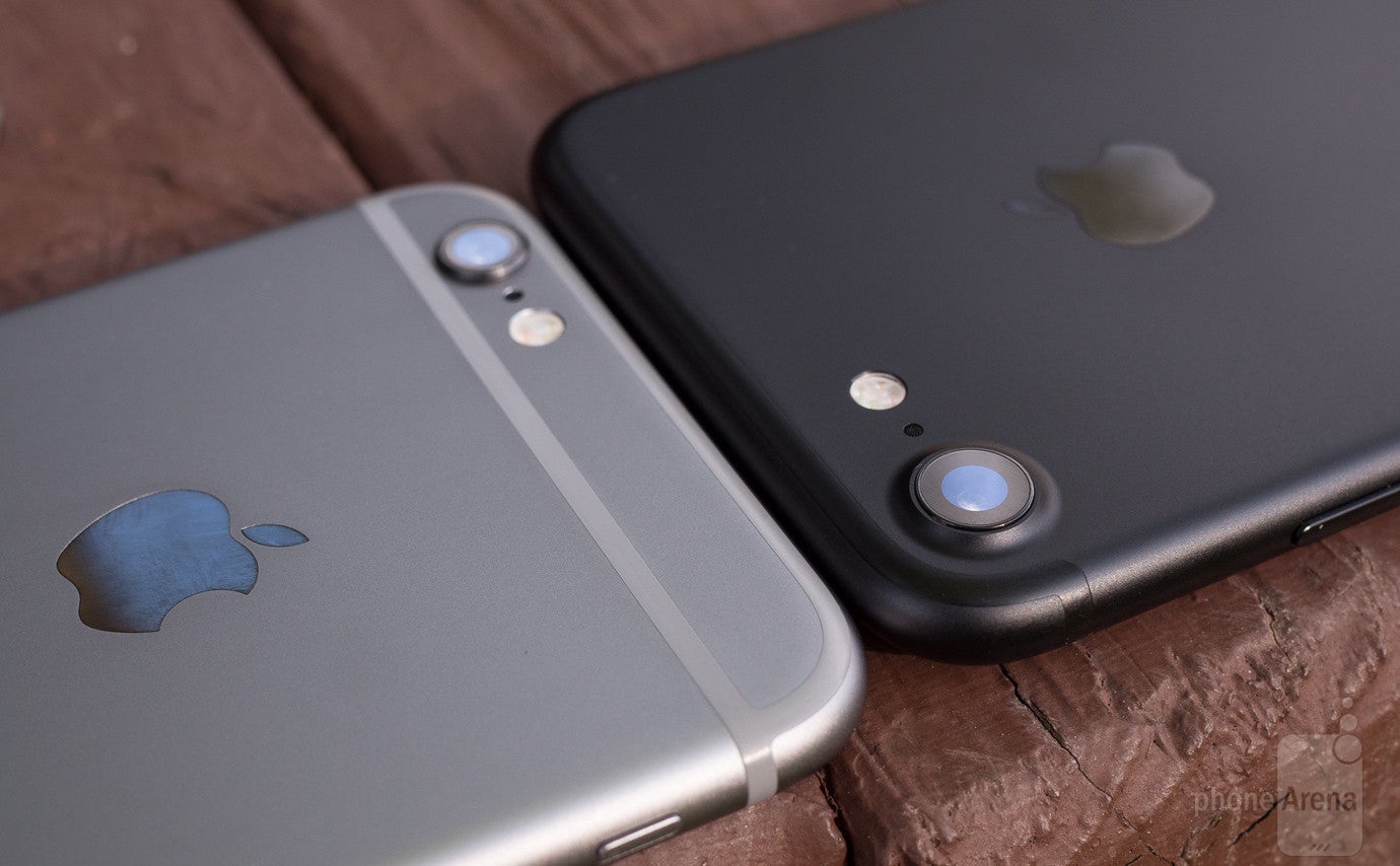iPhone 6s (left) vs iPhone 7 (right) - Apple iPhone 7 Review