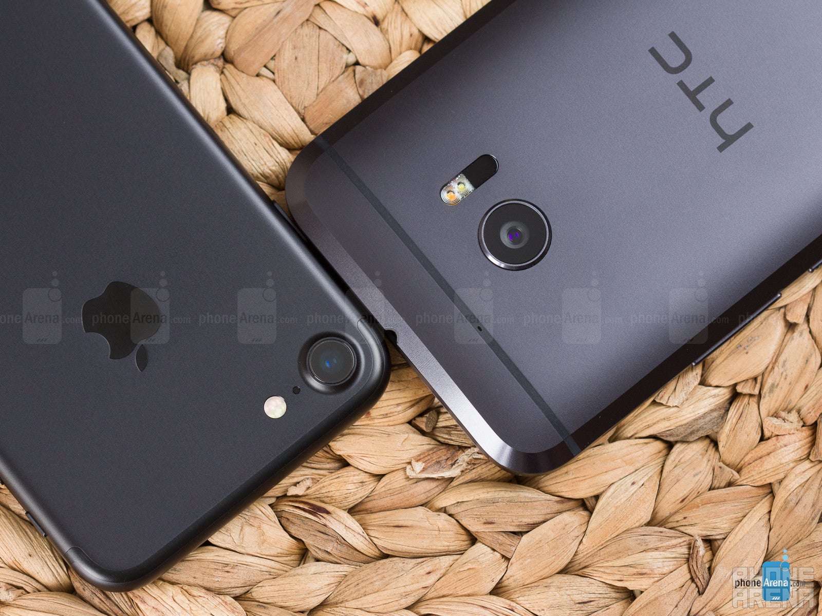 Apple iPhone 7 vs HTC 10