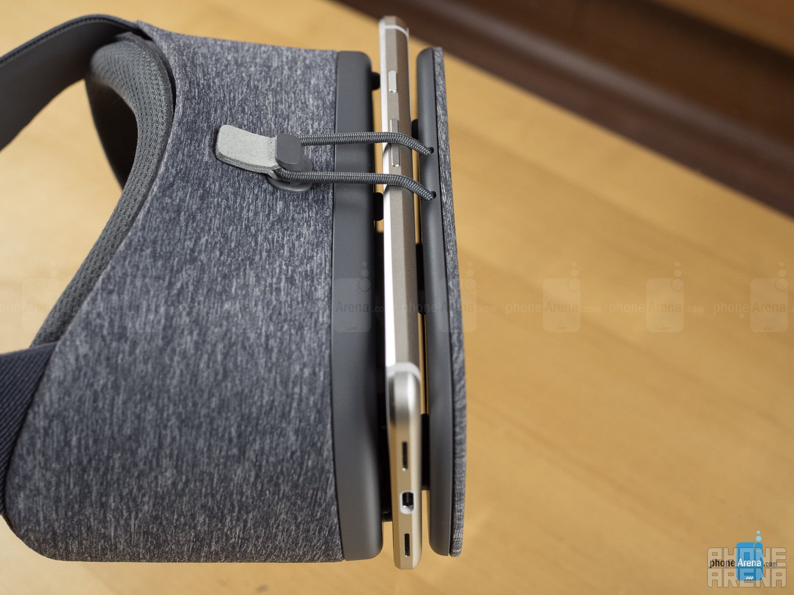 Side illumination can sneak in - Google Daydream View VR headset Review