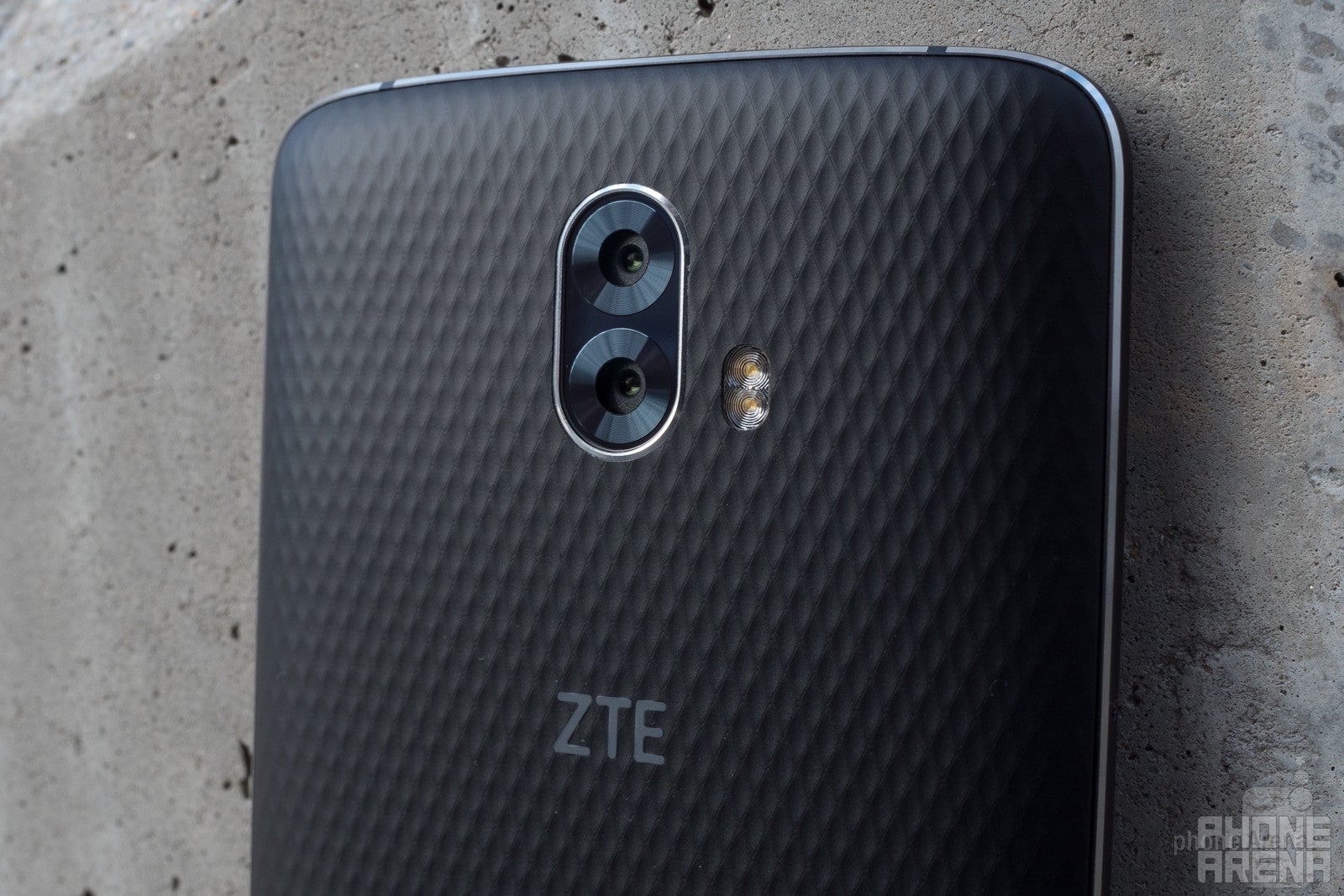 ZTE Blade V8 Pro Review