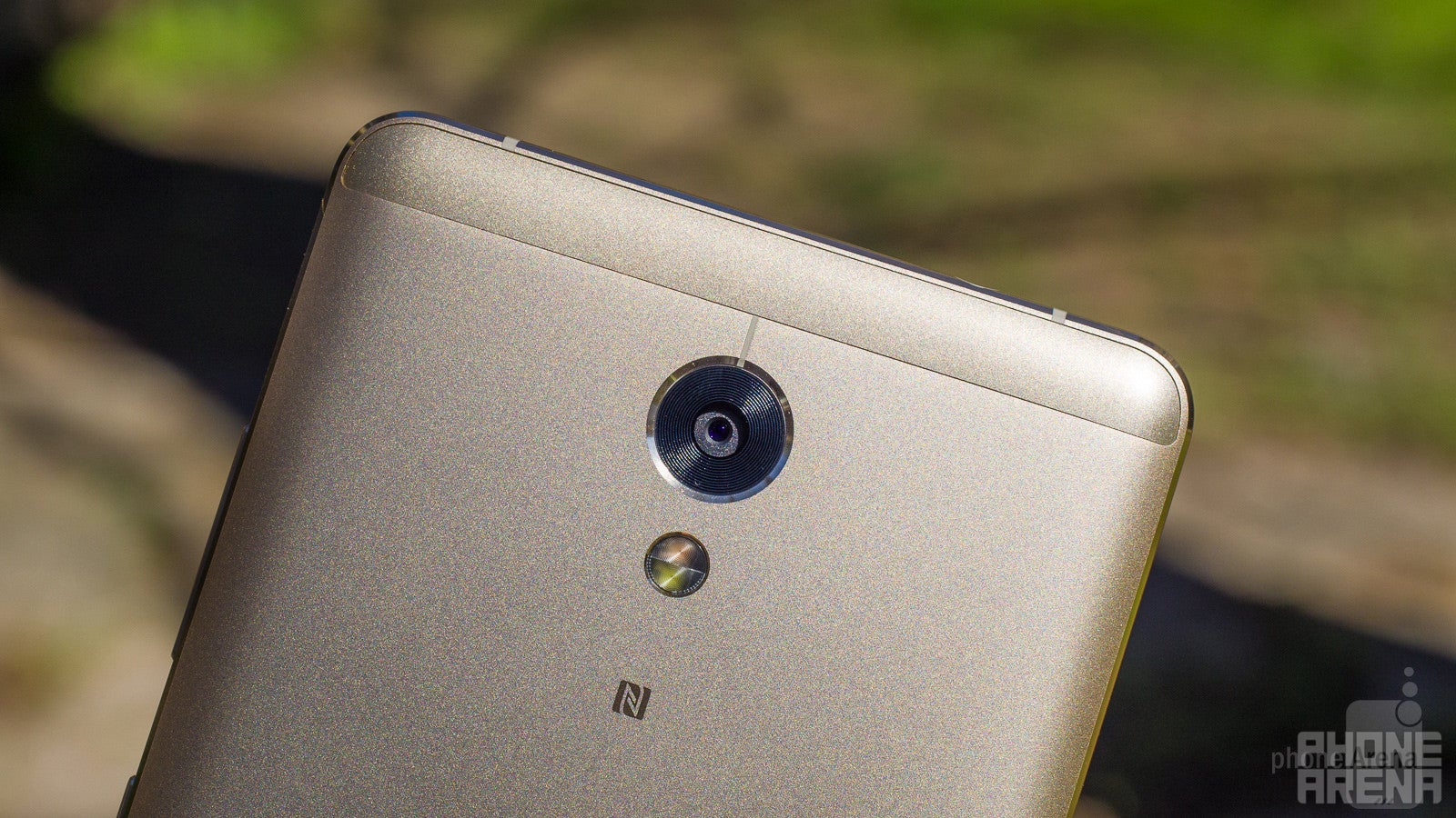 Lenovo P2 Review