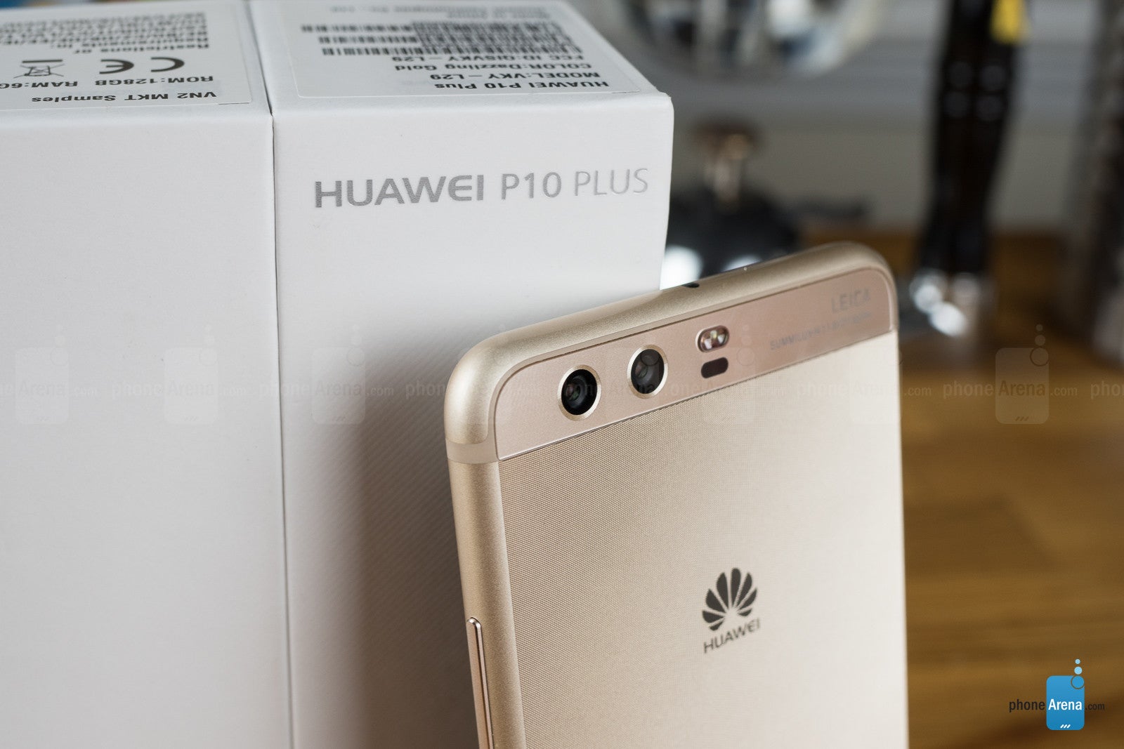 Телефон huawei p10. Huawei p10 Plus. Huawei p10 Plus Sena. Хуавей п 10 Лайт золотой. Реплика Хуавей.