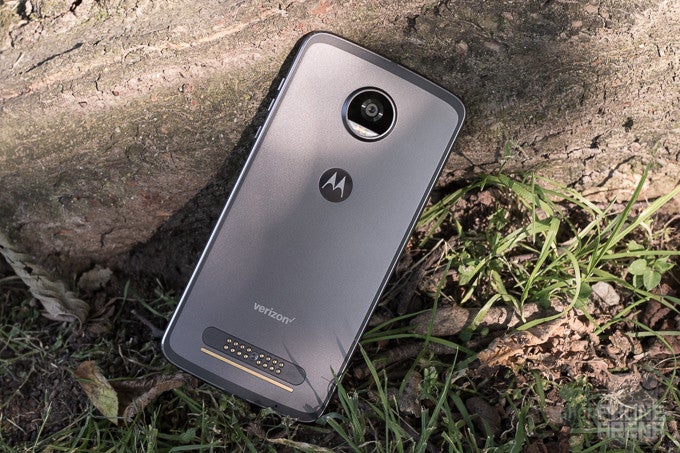 Motorola Moto Z2 Play Review