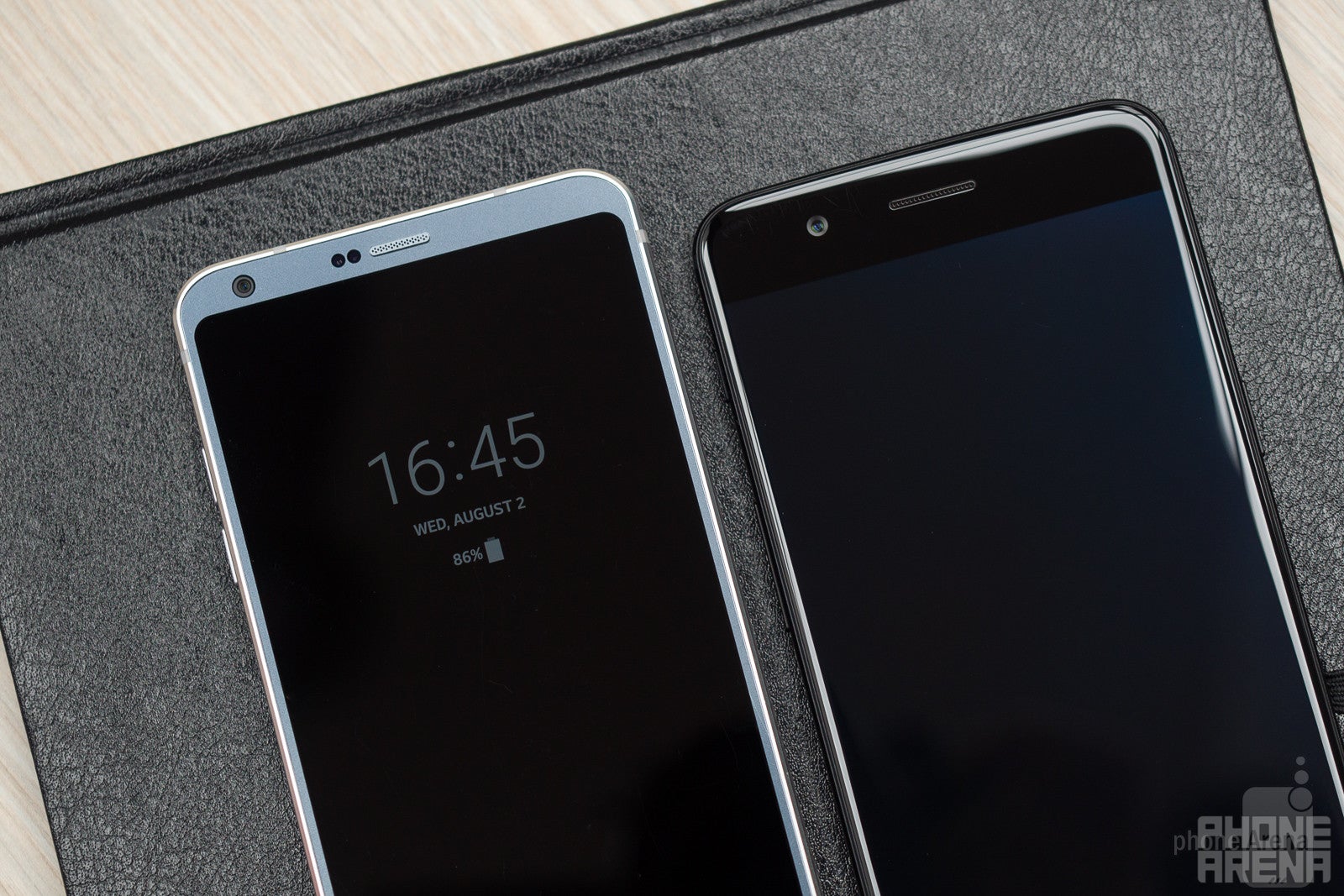 LG G6's always-on display feature - OnePlus 5 vs LG G6